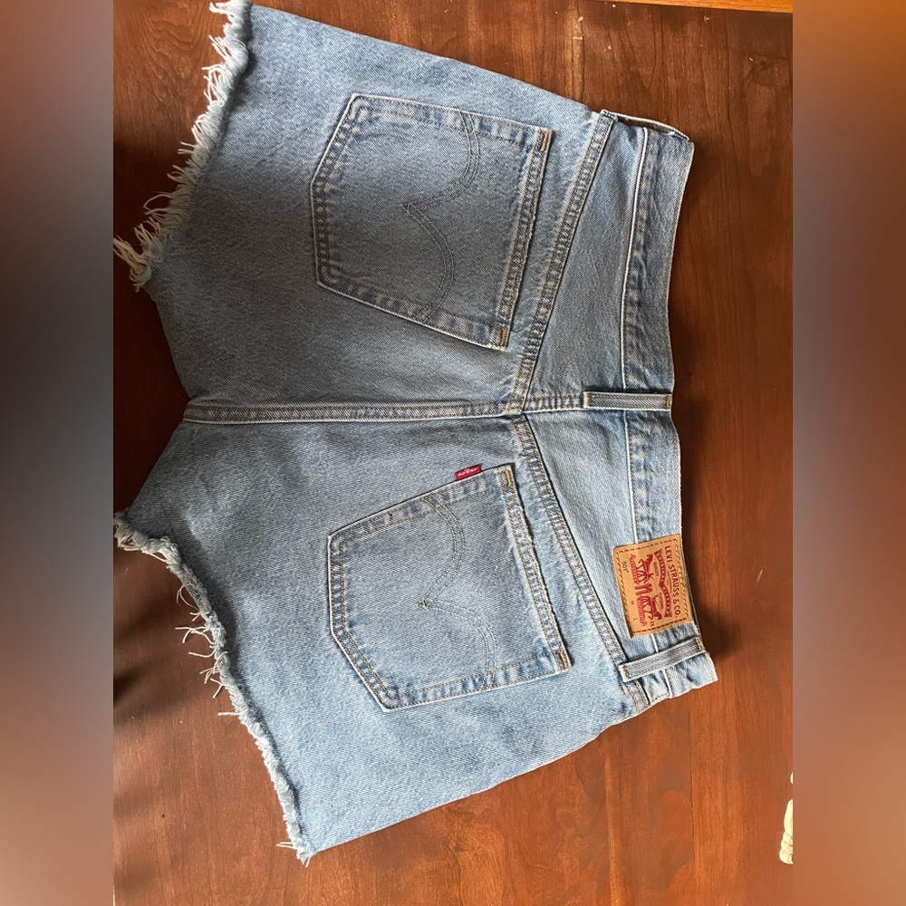Levi’s 501 High Rise Shorts - Picture 2 of 4